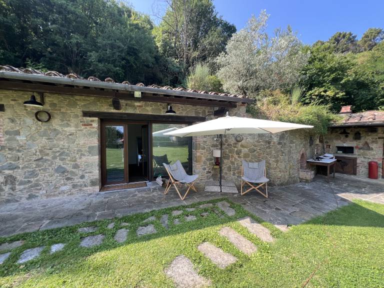 Family-friendly nice villa with barbecue, pool & yard | River view | Dogs allowed — photo 2
