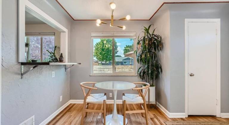 Vacation home with patio | Good for workation — photo 4