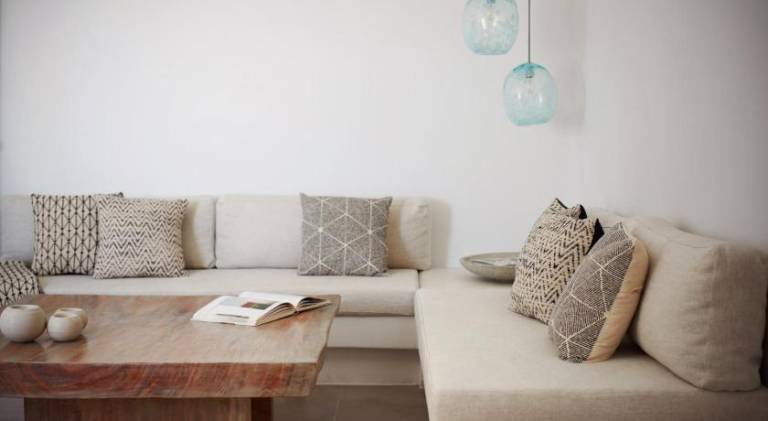 Family-friendly villa with terrace & jacuzzi | Perfect for remote work | Pets are welcome — photo 2
