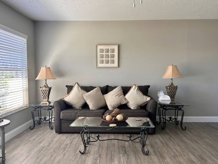 Big vacation home with garden | Pet-friendly in Bradenton, FL