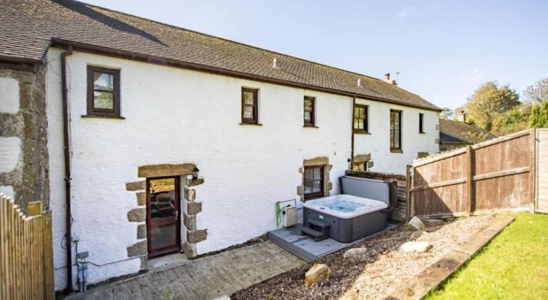 Pleasant vacation home with jacuzzi | Pets are welcome — photo 4