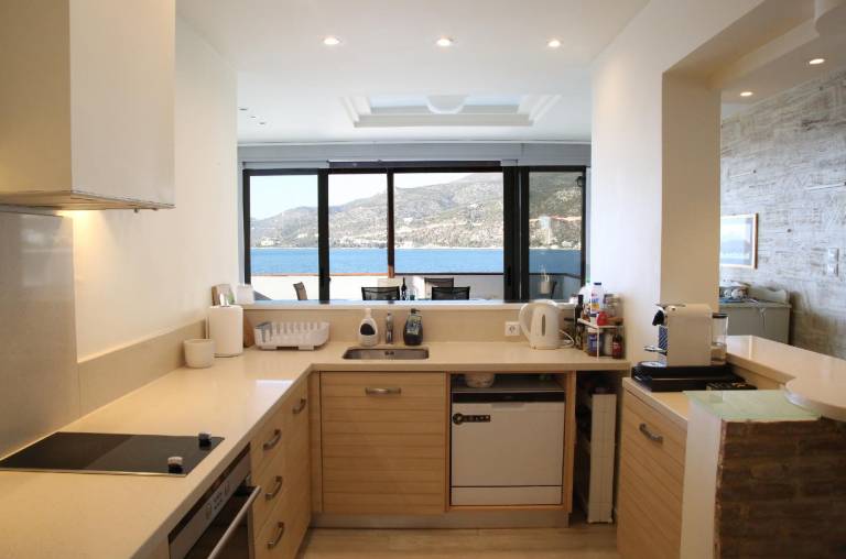 Penthouse -Breathtaking sea view-Just on the beach — photo 4
