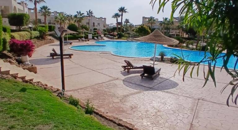 Pleasant apartment with pool | Pet-friendly — photo 4