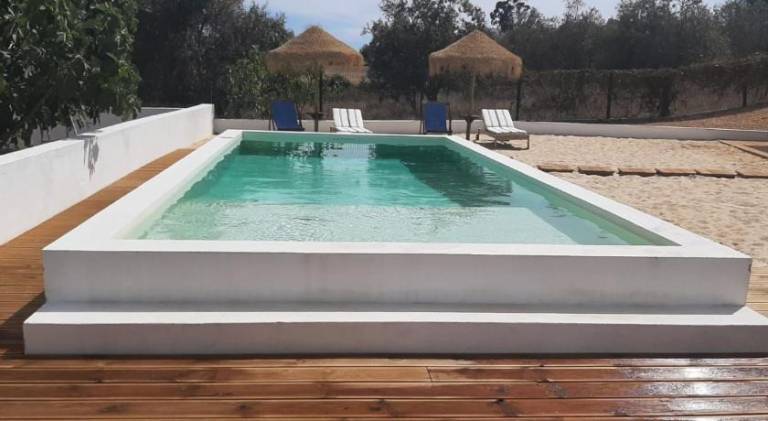 Vacation home with yard, private pool & barbeque in Grandola