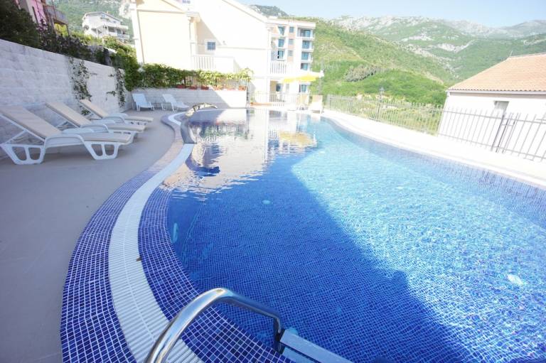 Ferienwohnung  Bečići