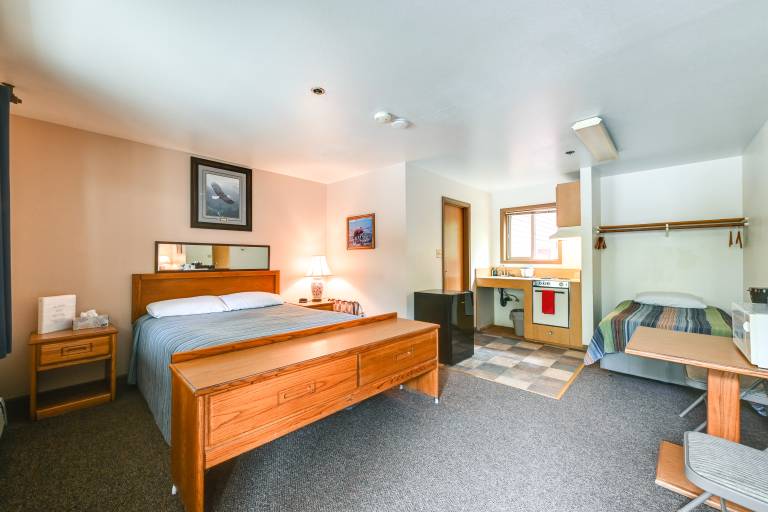 Cozy Cooper Landing Studio w/ Mountain Views! in Kenai, AK