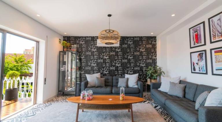 7Min From University and Se Velha - AC - Work Desk - WiFi 300MBs in Coimbra