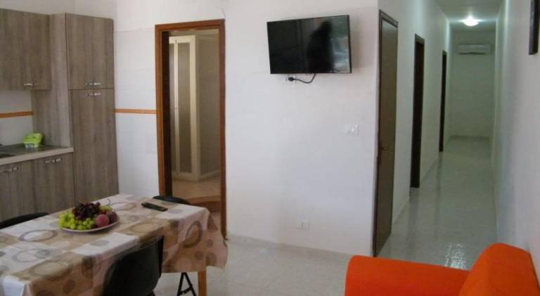 House with 2 rooms for 5 persons — photo 2