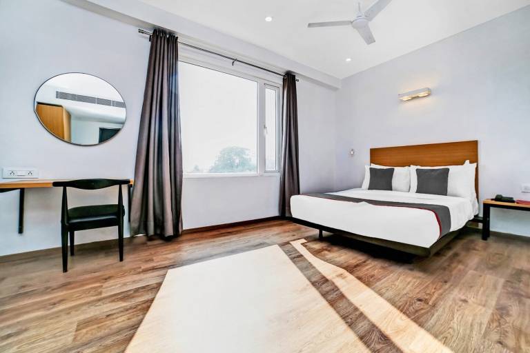 Super OYO TONWHOUSE 1274 PatrakarPuram