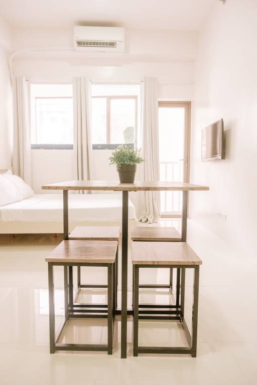 Apartment with hot tub & pool — photo 2