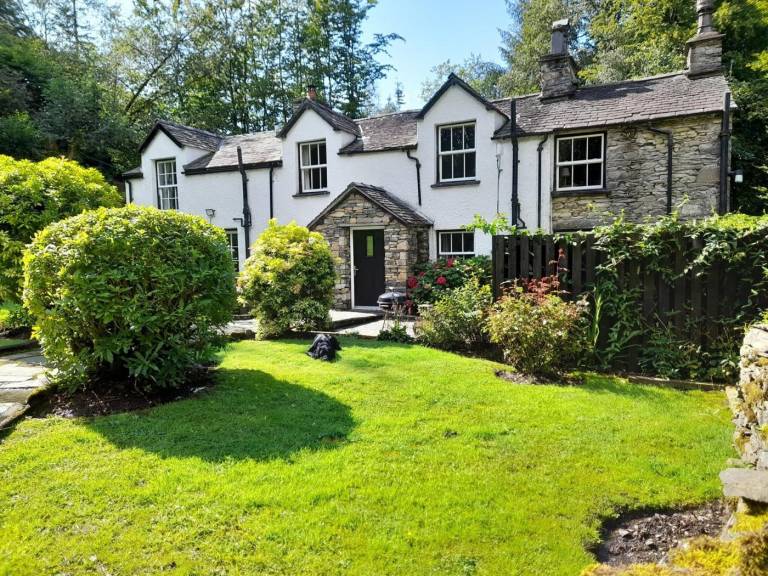 Cottage with garden in Windermere