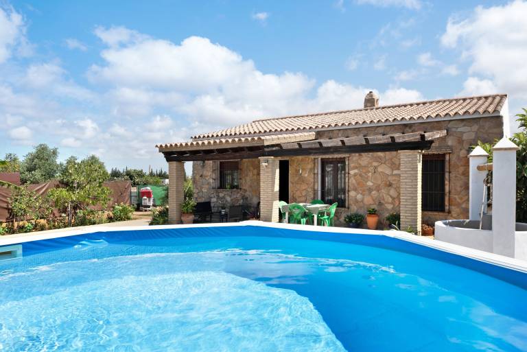 Fully equipped charming house with grill, fast internet & private pool | Garden view | Pet-friendly in Granada