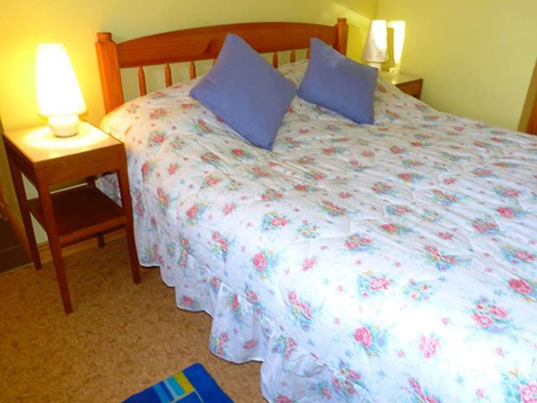 Cottage with garden — photo 5