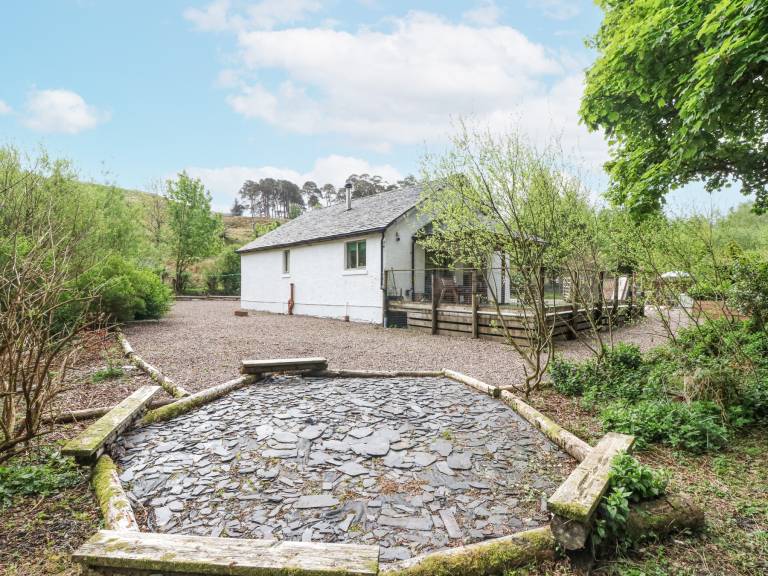 Family-oriented cottage with jacuzzi & garden | Dogs allowed — photo 3