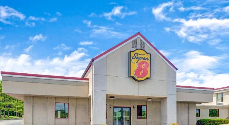 Super 8 By Wyndham Indianapolis South — photo 4