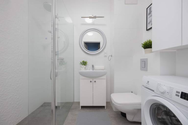 Family-friendly apartment with fast internet & yard | Dogs allowed — photo 4