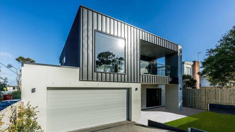House  Inverloch