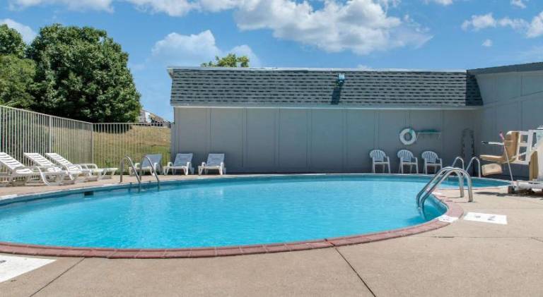 Rodeway Inn Sharonville - Cincinnati North — photo 3