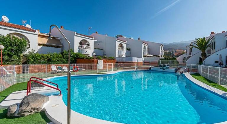 Fully equipped lovely apartment with private pool, terrace & garden | Close to the beach | Dogs allowed in Adeje