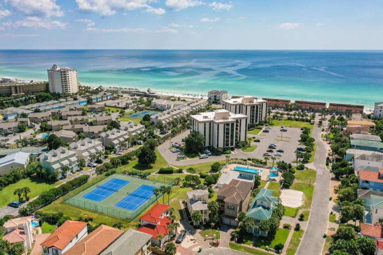Oceanic View Only 720FT to Private Beach — Perfect for Multi-Family Stays in Destin, FL