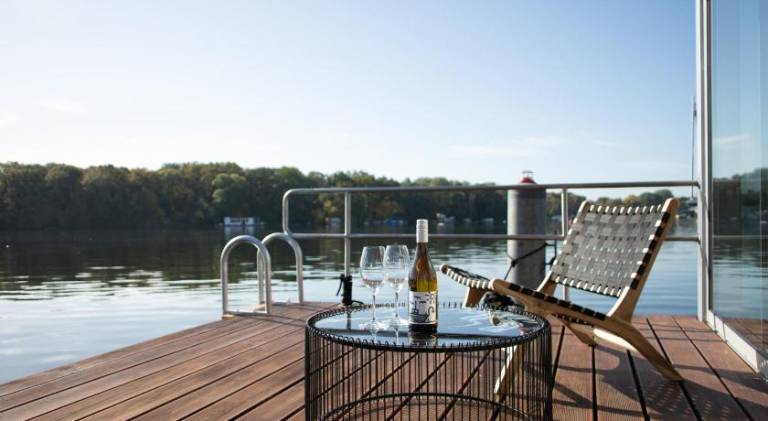 Hausboot  Bezirk Lichtenberg