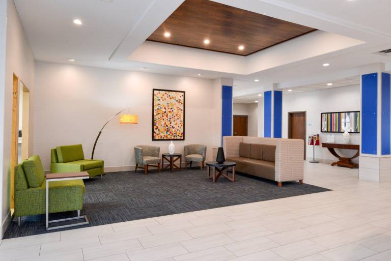 Holiday Inn Express & Suites Pueblo By IHG — photo 3