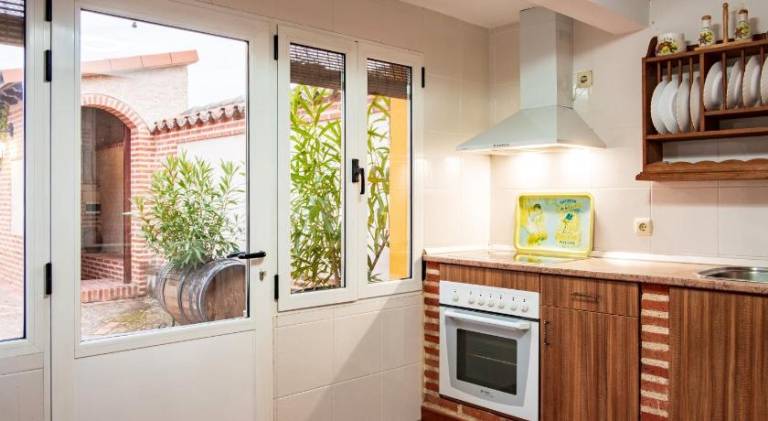 Fully equipped house with yard, terrace & grill | Good for workation | Pets allowed — photo 3