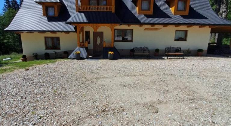 Villa with 4 rooms for 16 persons in Koscielisko