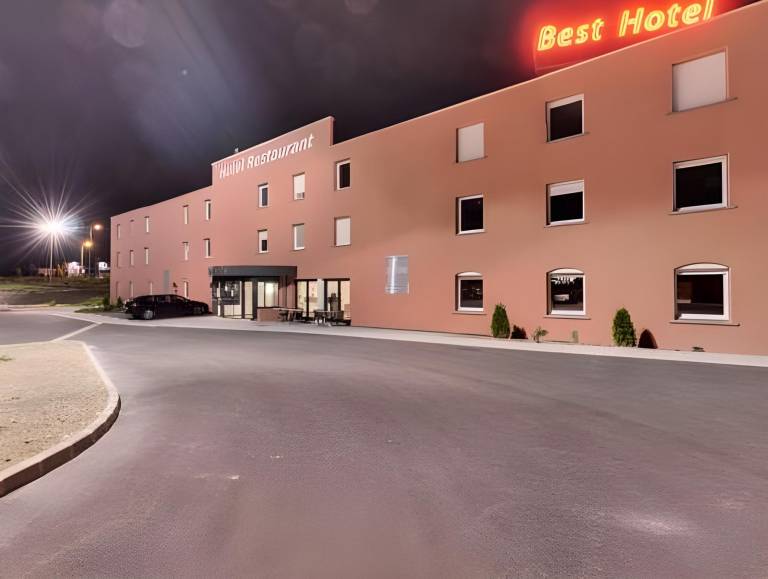 Brit Hotel Reims Croix Blandin in Reims