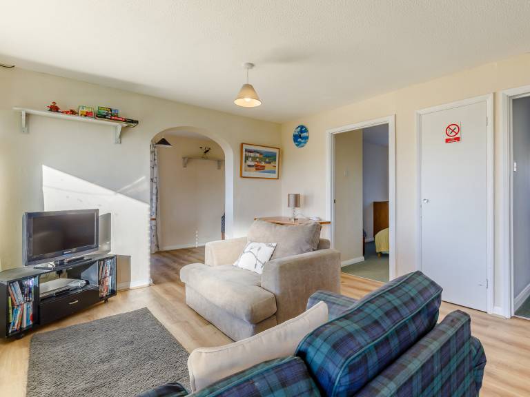 Cottage with 2 rooms for 4 persons — photo 4