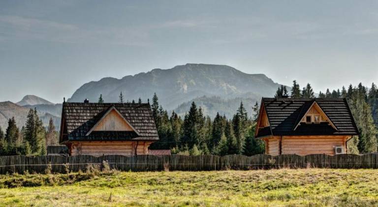 Vacation home with patio, sauna & yard in Koscielisko