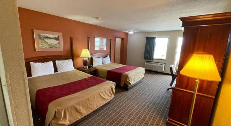 Rodeway Inn & Suites Emporia — photo 2