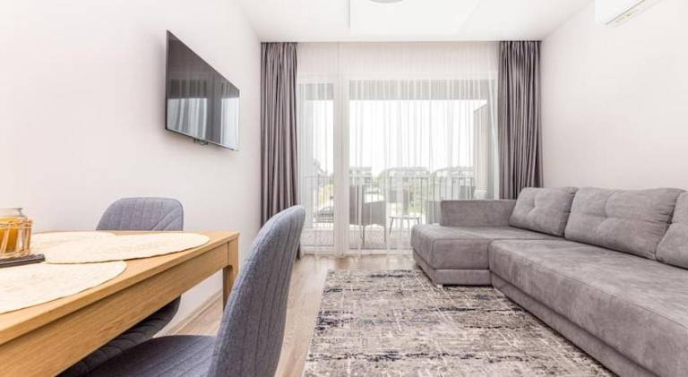 Holiday apartment with jacuzzi & pool in Palanga