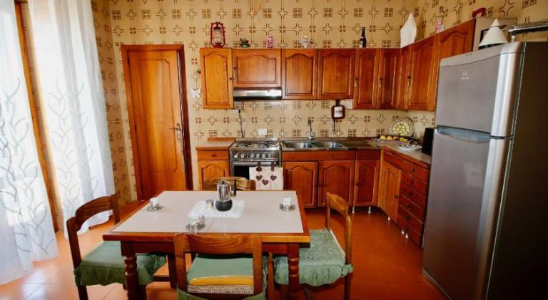 Sicilian Apt in Donnalucata-Sleeps 4- 2 Min Beach — photo 5