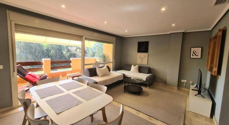 Holiday apartment with pool — photo 2