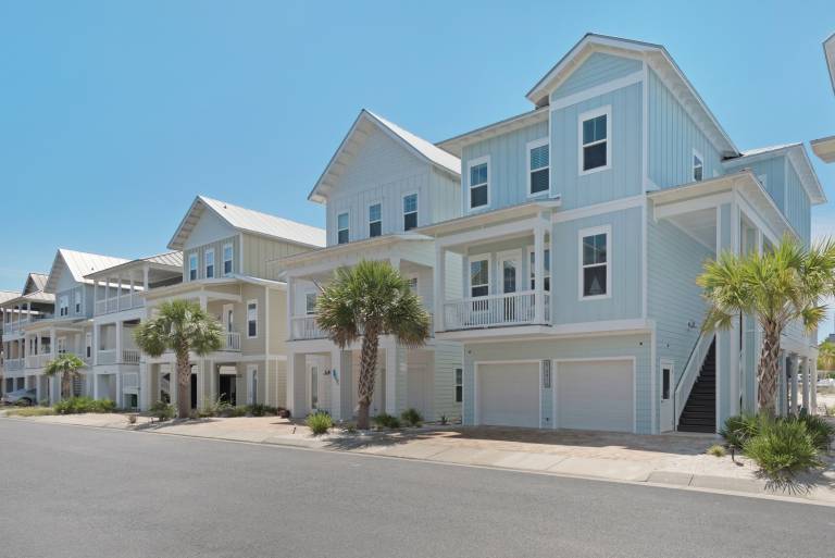 Family-friendly house with barbecue, hot tub & pool | Next to the beach | Pets allowed in Pensacola, FL