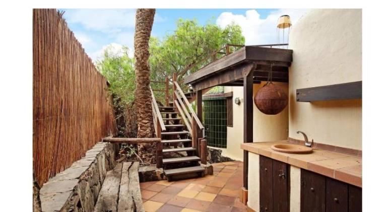 Bungalow with pool, barbecue & garden — photo 3