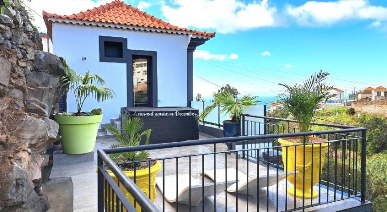 Espirito do Mar - Premium Villa with Jacuzzi in Calheta
