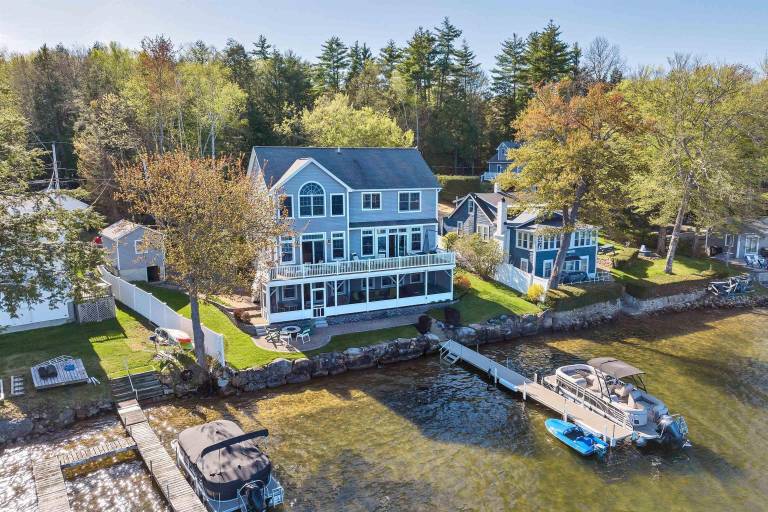 House Lake Winnisquam