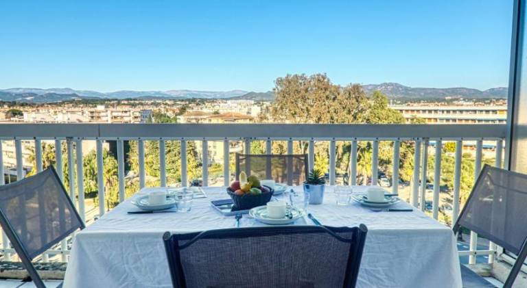 Charming apartment | Close to the beach | Pet-friendly in Fréjus
