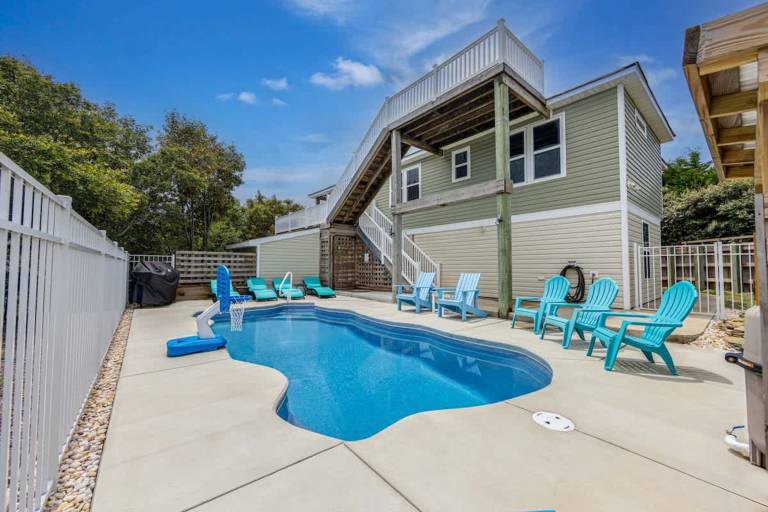 Family-friendly vacation home with garden, BBQ & fast internet | Sea view | Dogs allowed in Outer Banks, NC