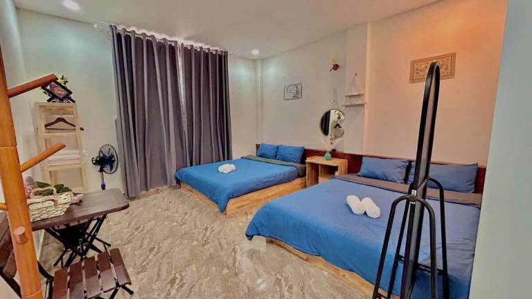 4 Bedrooms, Standard 3, Center — photo 2