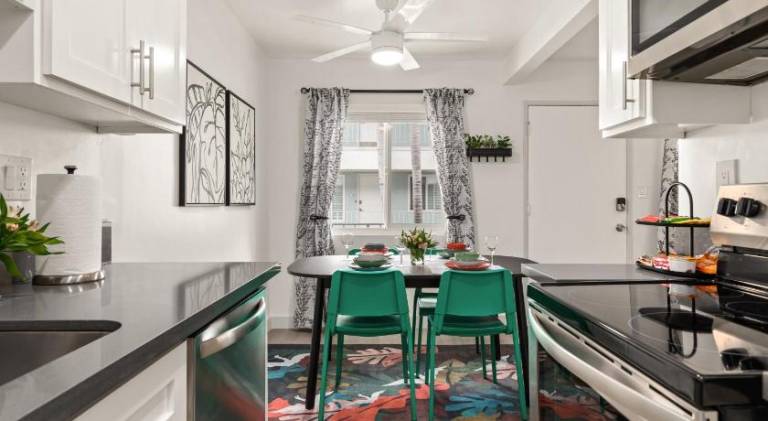 East Village Arts District, King Suite with Sofa Bed NRP26-02357 — photo 4