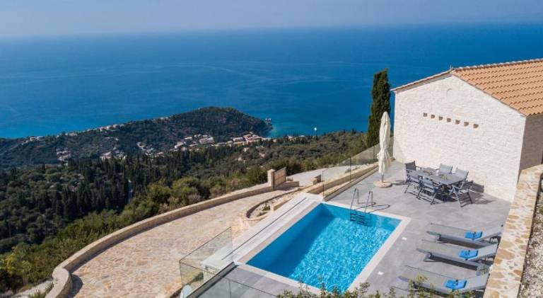 Vacation home with pool | Pets allowed in Lefkada