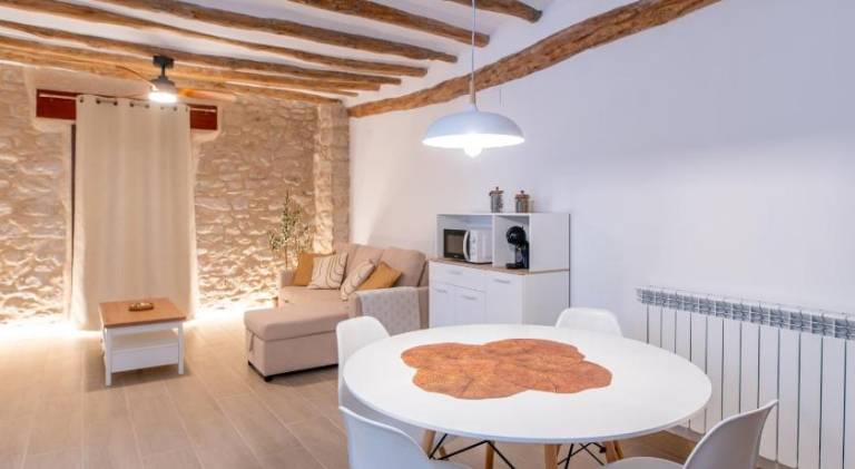 Pleasant rental apartment with jacuzzi | Dogs allowed — photo 4