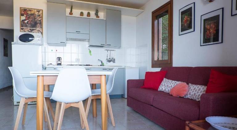Rental apartment with 2 rooms for 4 persons — photo 2