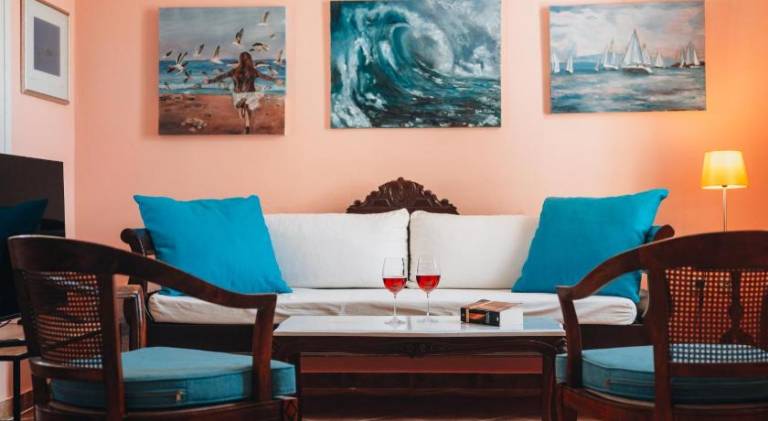 Charming villa with yard & terrace | Suitable for remote work | Pet-friendly — photo 4