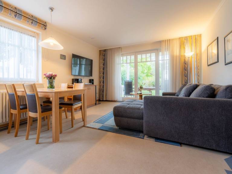 Komfort Ferienwohnung mit 1 Schlafzimmer und Terrasse im Erdgeschoss in Binz