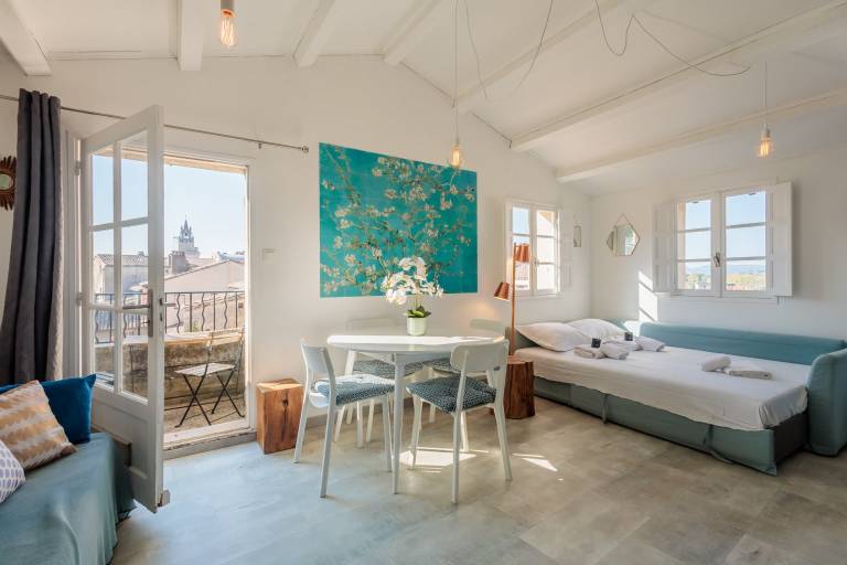 Child-friendly apartment with terrace & garden | Near Popes' Palace | Suitable for remote work | Dogs allowed — photo 5