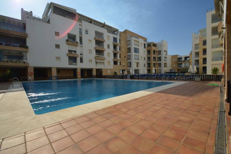 Holiday apartment with yard, patio & pool — photo 4